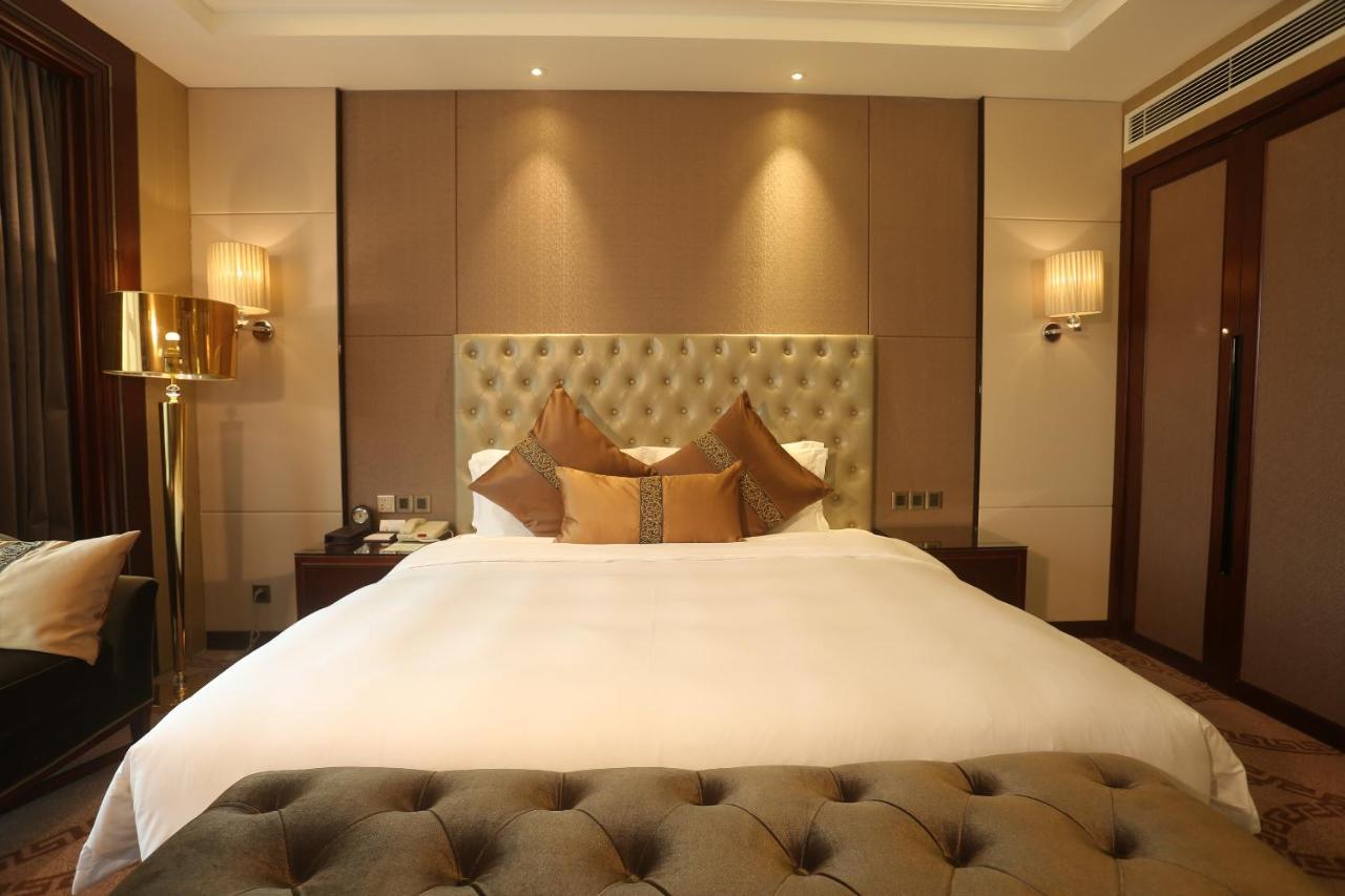 Wyndham Grand Plaza Royale Chenzhou Hotel Bagian luar foto