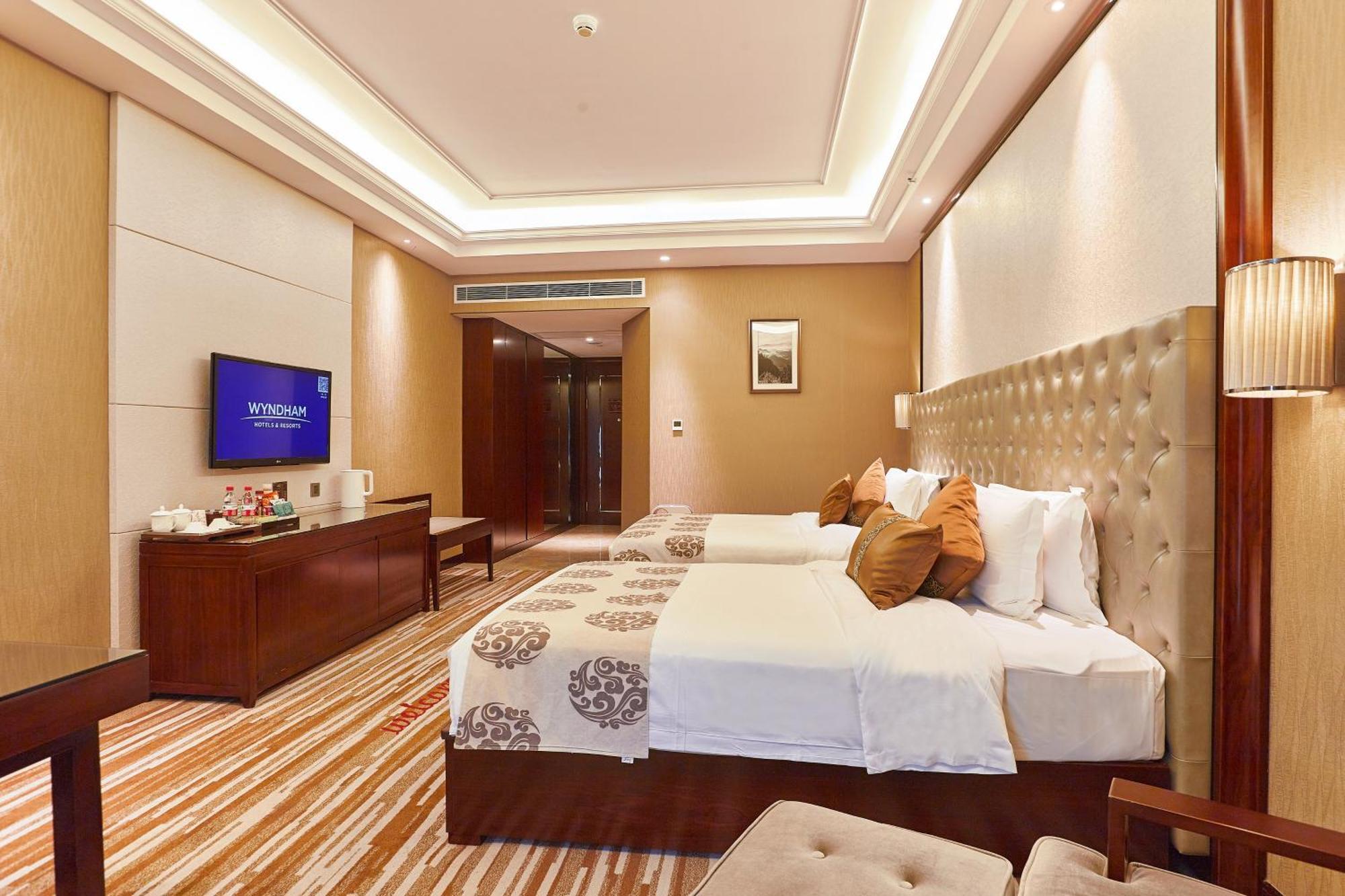 Wyndham Grand Plaza Royale Chenzhou Hotel Bagian luar foto