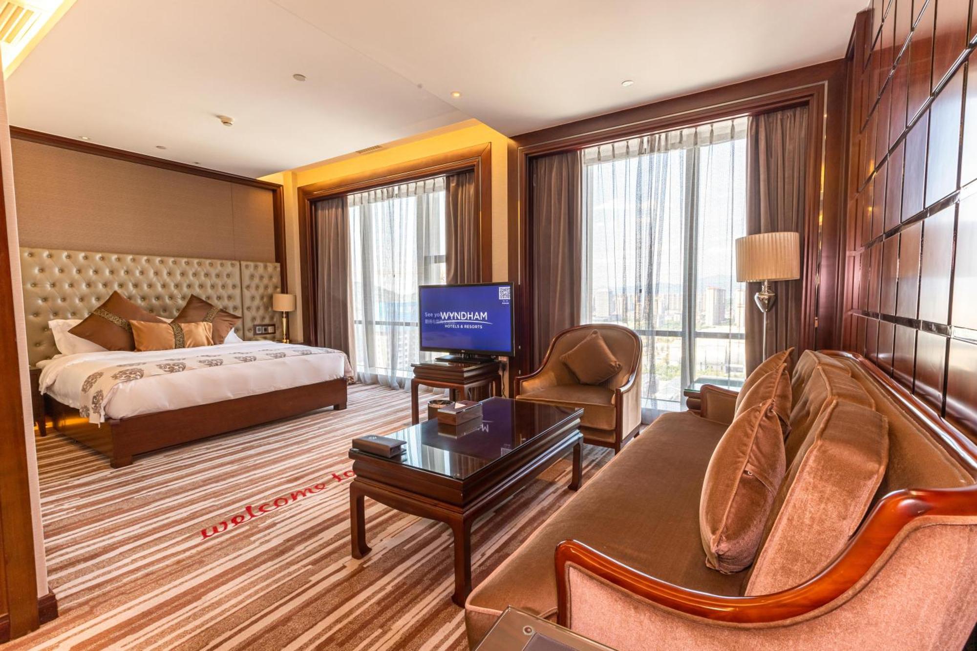 Wyndham Grand Plaza Royale Chenzhou Hotel Bagian luar foto