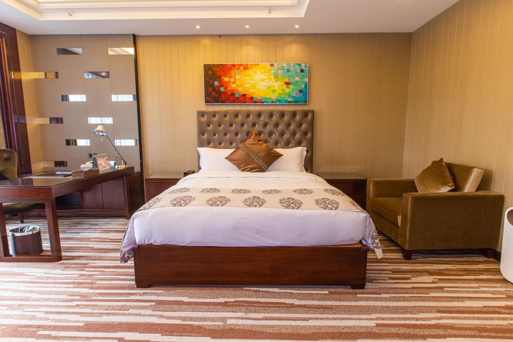 Wyndham Grand Plaza Royale Chenzhou Hotel Bagian luar foto