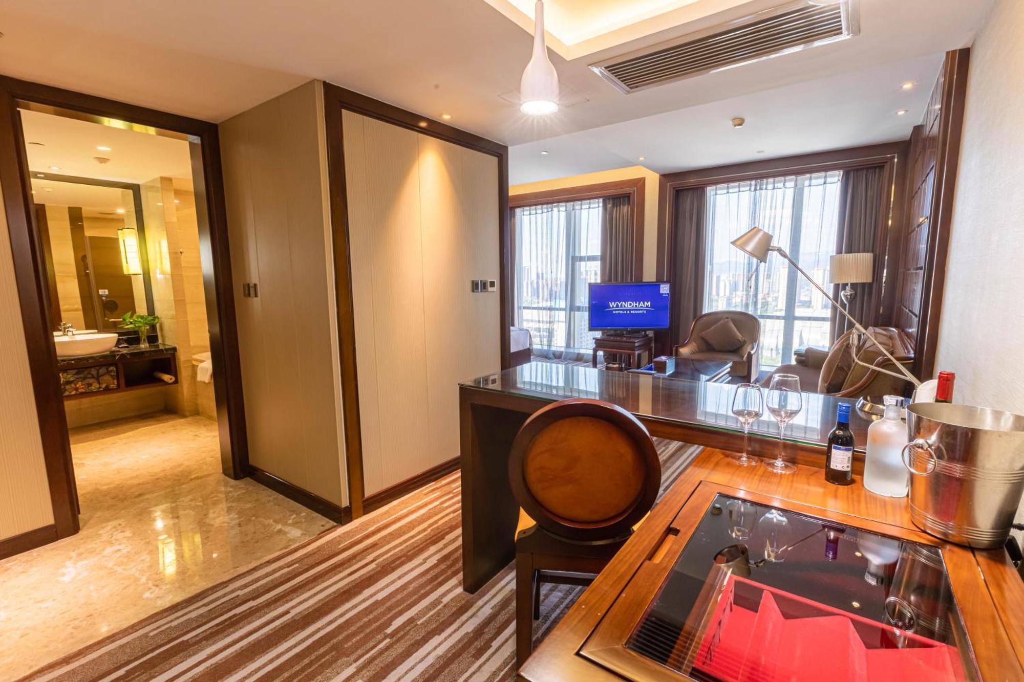 Wyndham Grand Plaza Royale Chenzhou Hotel Bagian luar foto