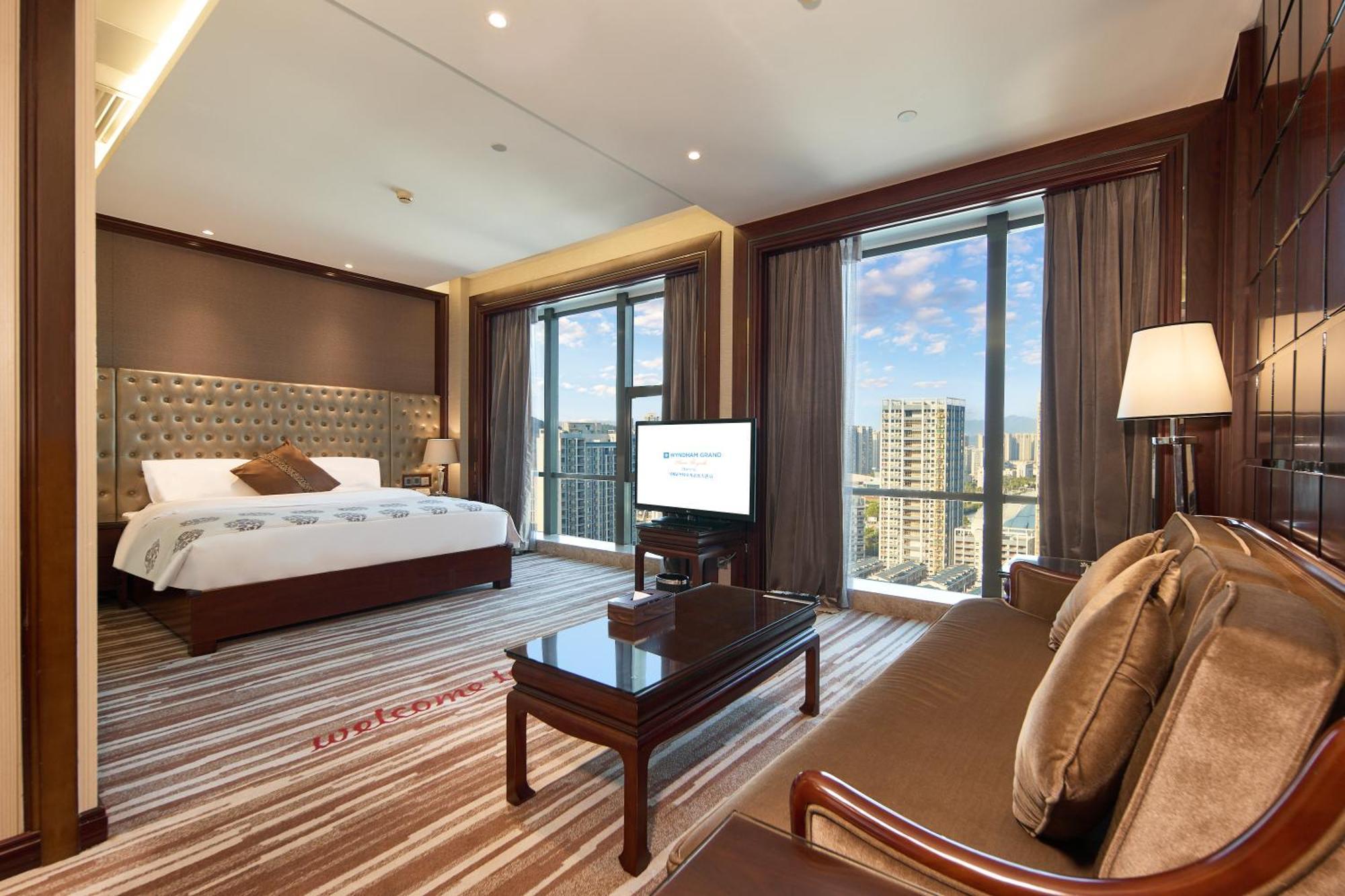 Wyndham Grand Plaza Royale Chenzhou Hotel Bagian luar foto
