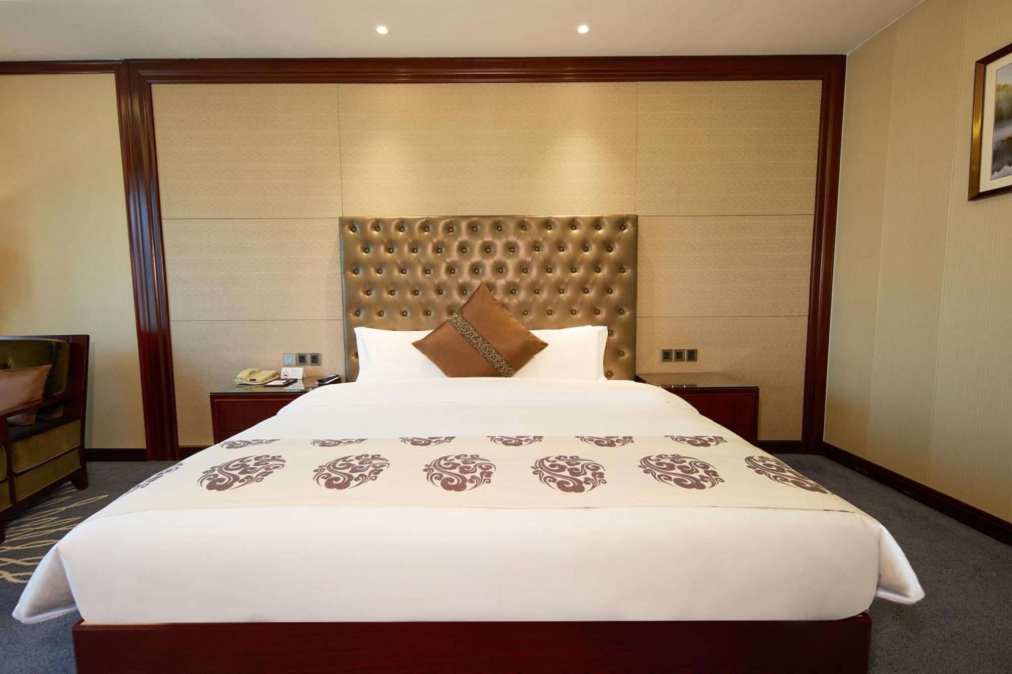 Wyndham Grand Plaza Royale Chenzhou Hotel Bagian luar foto