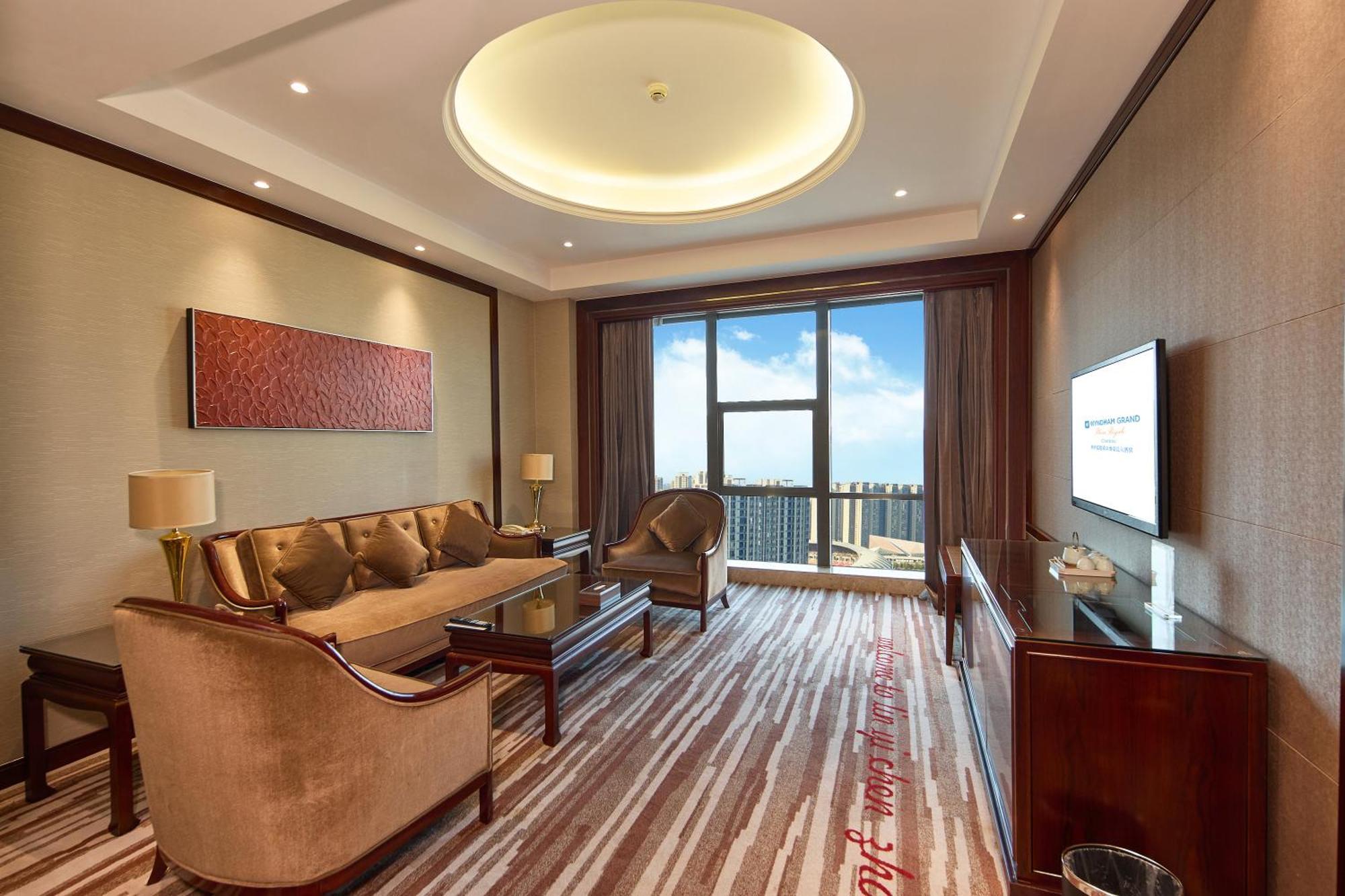Wyndham Grand Plaza Royale Chenzhou Hotel Bagian luar foto