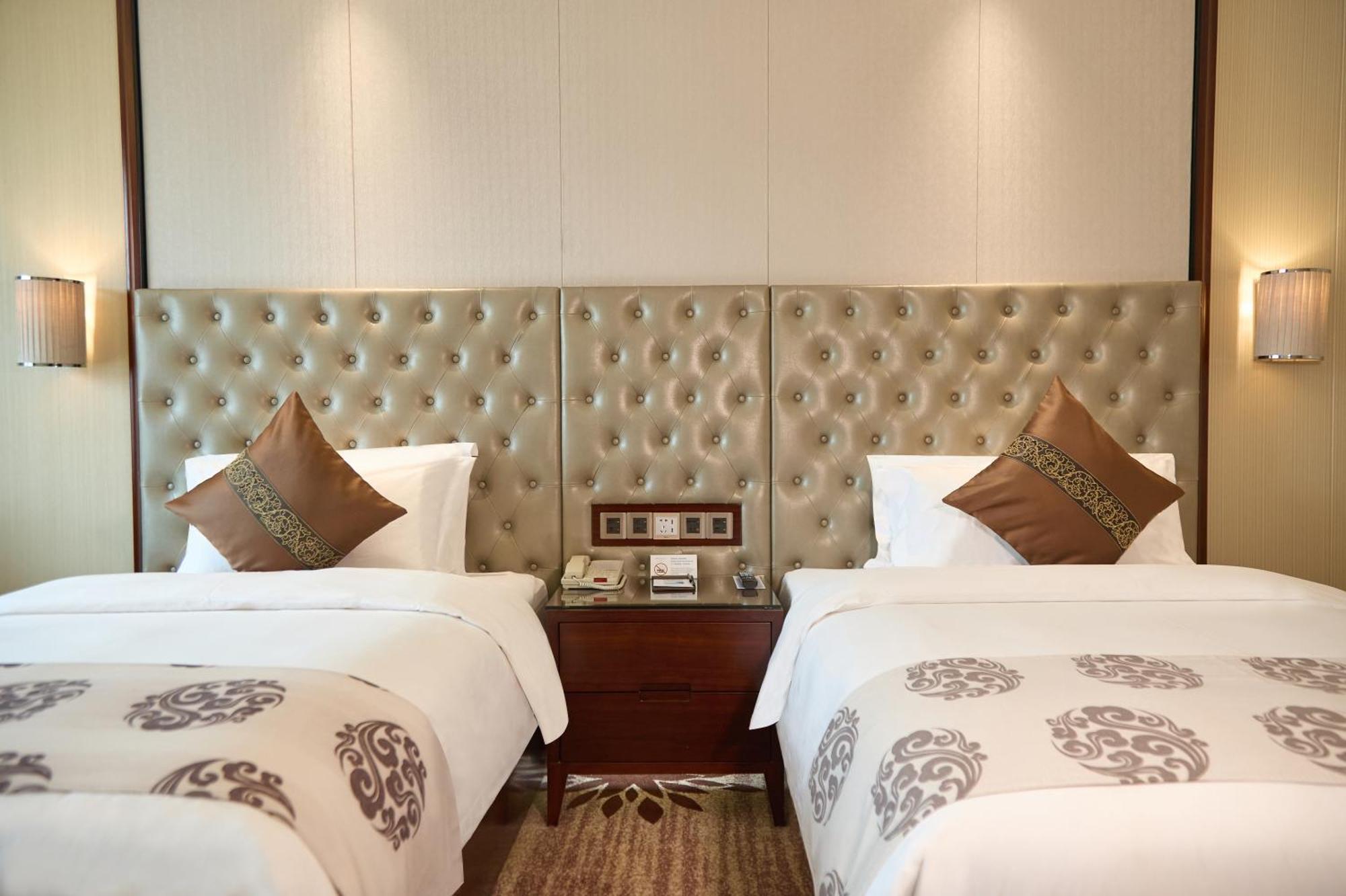 Wyndham Grand Plaza Royale Chenzhou Hotel Bagian luar foto